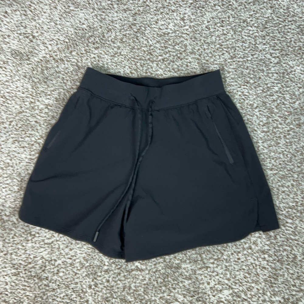 Lululemon Shorts Women 4 Black Activewear Running Gym Workout License to Train 4
